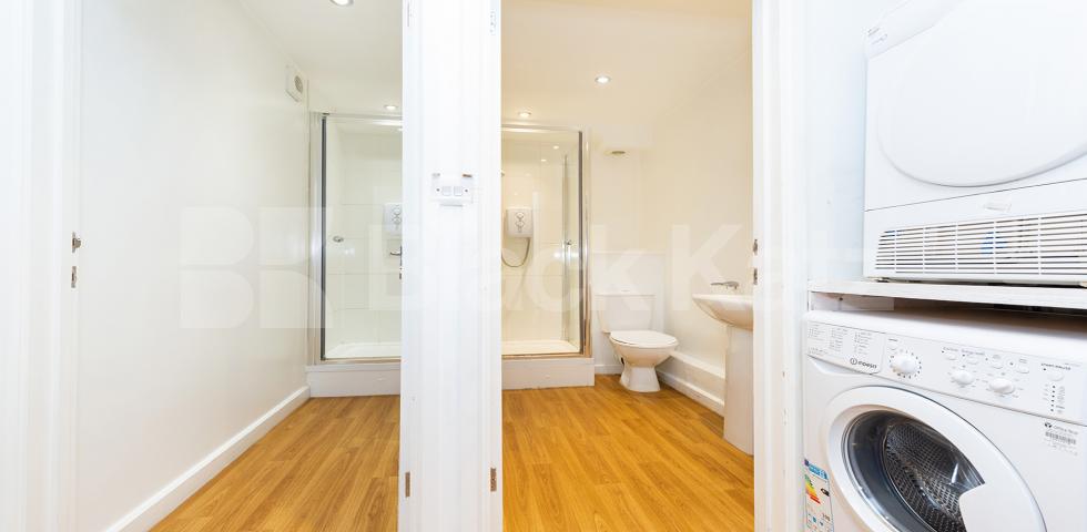 			HUGE 5 BED 4 BATH IN WC1!, 5 Bedroom, 1 bath, 1 reception Flat			 Bedford Place, BLOOMSBURY